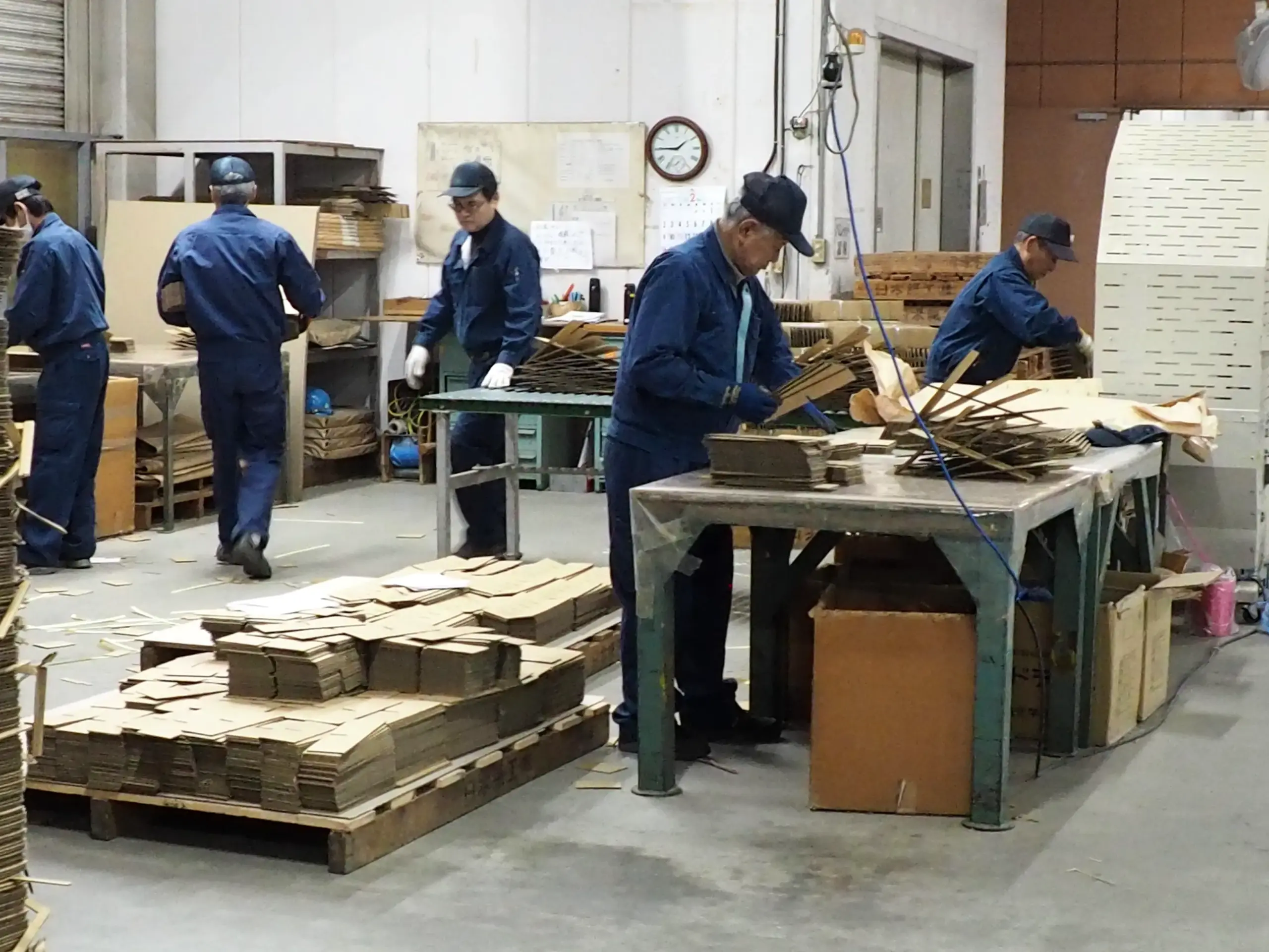 工場2階部分手作業仕上げ作業